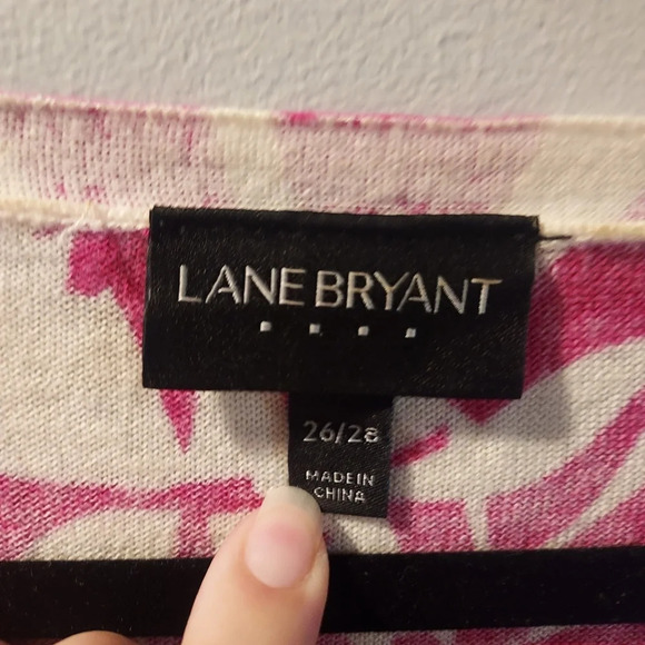 Lane Bryant Pink and White Floral 3/4 Sleeve Button Front Cardigan in Size 26/28 - Picture 2 of 13